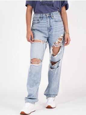 American Eagle Highest Rise Baggy Straight Ripped Jeans Size 2 Short